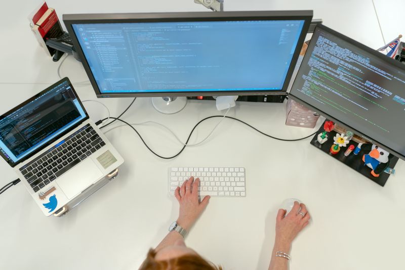 SynchControl: company